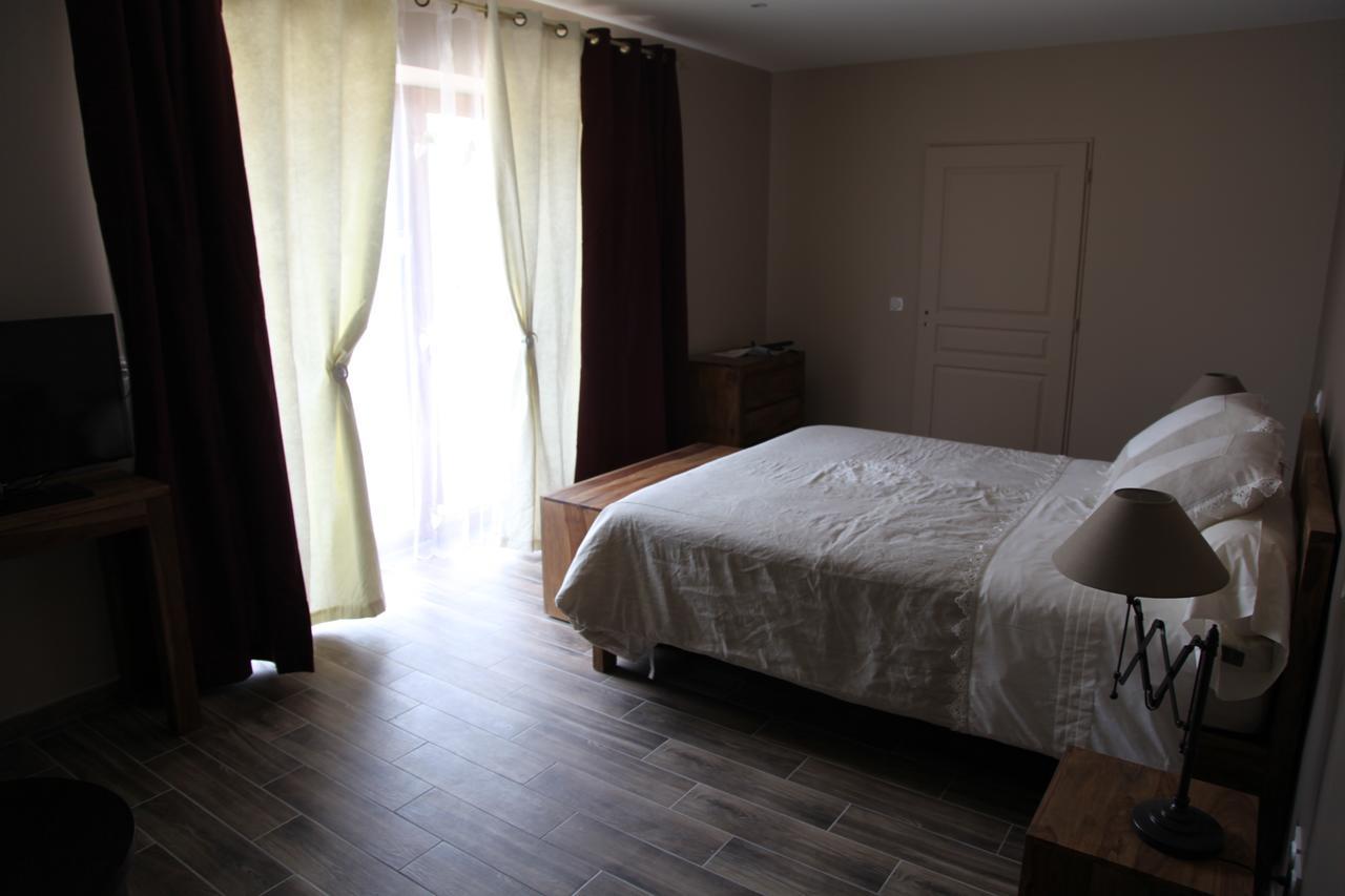 Le Miroir Des Etoiles Bed & Breakfast Pomport Room photo