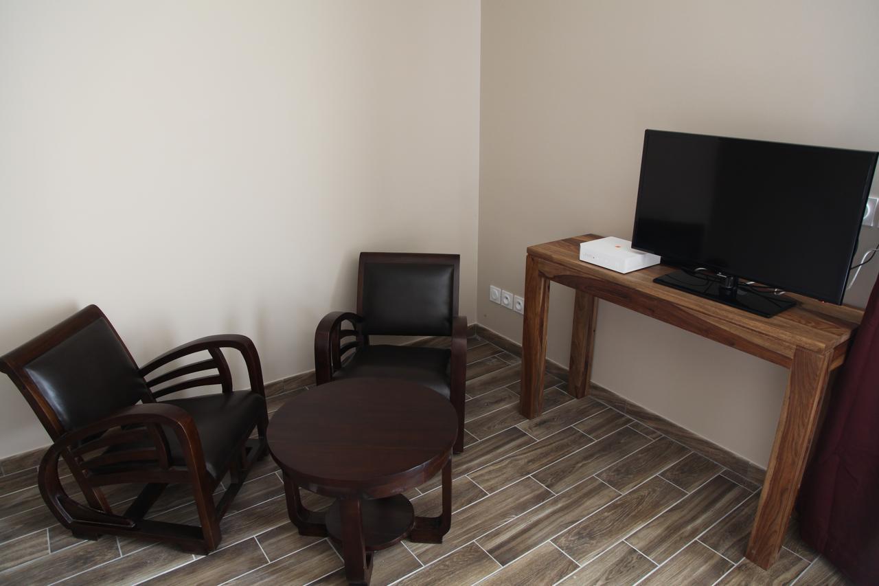 Le Miroir Des Etoiles Bed & Breakfast Pomport Room photo