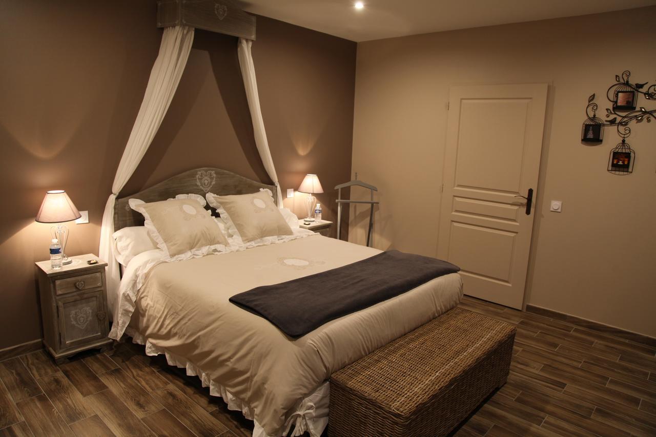 Le Miroir Des Etoiles Bed & Breakfast Pomport Room photo